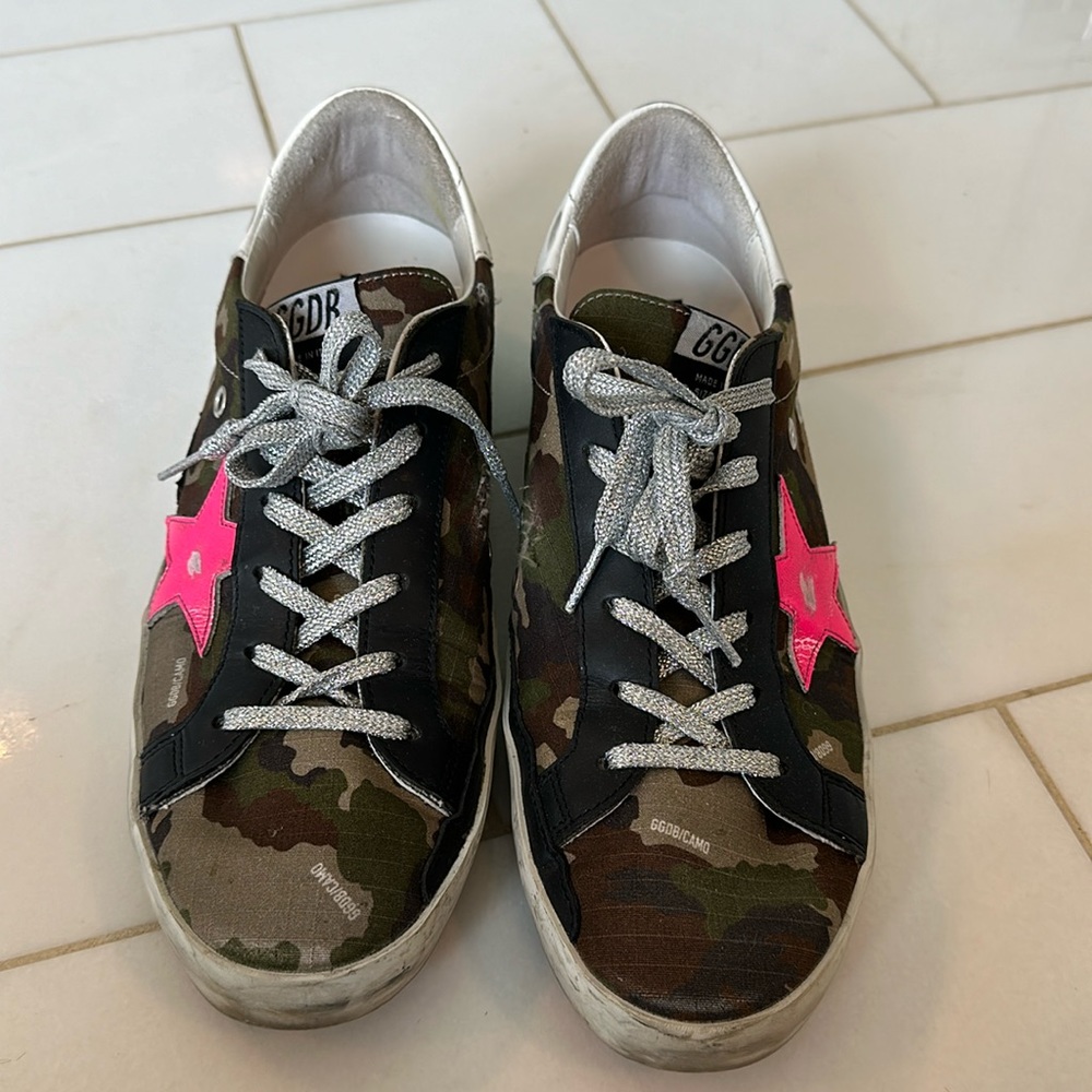 Golden Goode Superstars. Size 41.